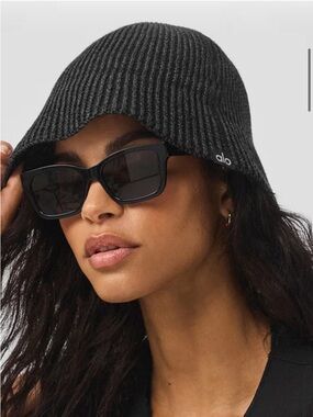 ALO Yoga | Accessories | Alo Yoga Speed Sunglasses | Poshmark